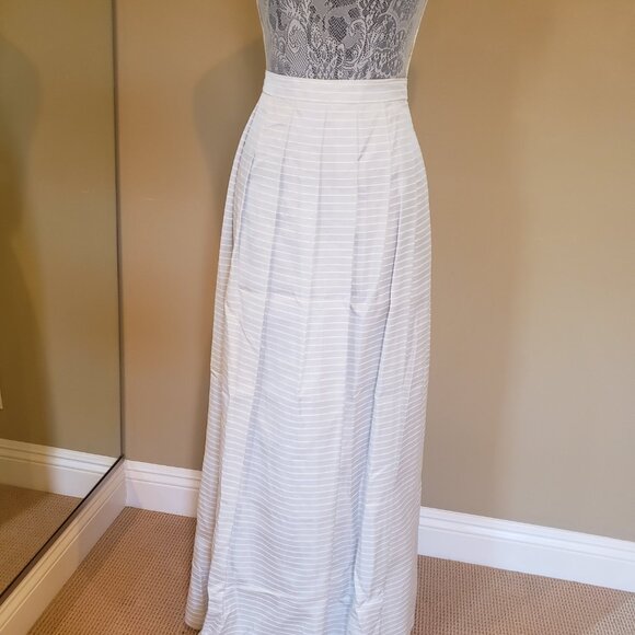 Crimson by Lawrence Kurtz set top & skirt - Picture 7 of 9